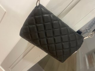 Bolso negro cuero con estrellas