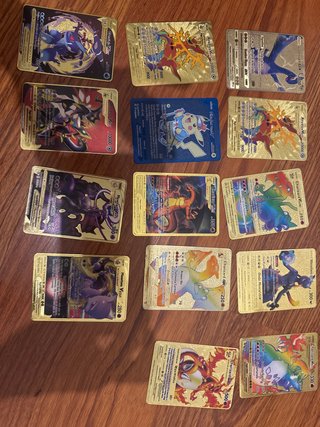 Cartas Pokémon Metálicas Doradas