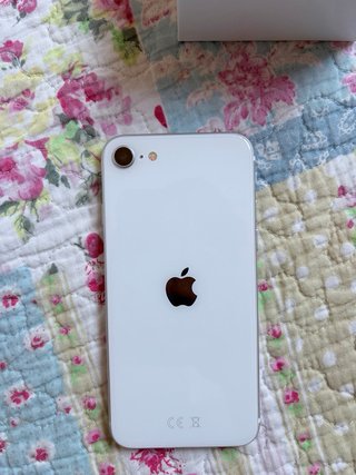 iPhone SE (2da Gen) 2020 Negro/Plata