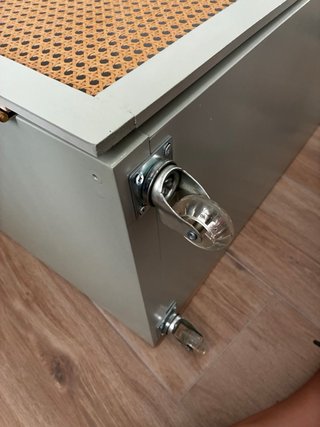 Mueble Kallax Ikea con ruedas y ratán