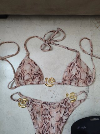 Bikini + diadema para skincare
