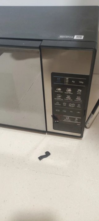 Microondas con puerta rota