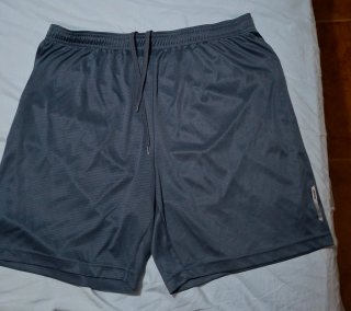 Pantalón deportivo gris