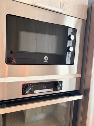 Microondas Balay y horno Hisense
