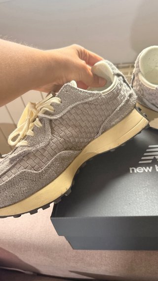 New Balance 327 Talla 43 Beige/Gris