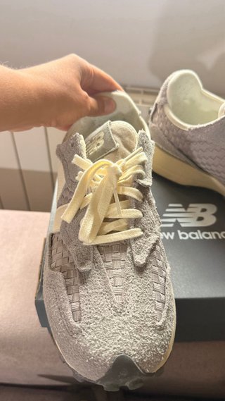 New Balance 327 Talla 43 Beige/Gris