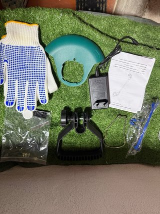 Desbrozadora Eléctrica con 2 Baterías y 10 sierras
