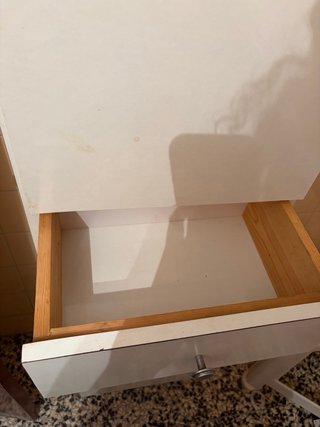 Armario de baño blanco