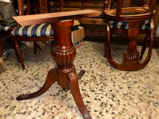 Conjunto clásico completo – sillas y mesa