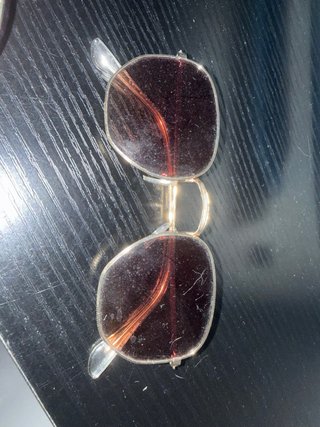 Gafas de sol doradas, rosas y verdes azuladas