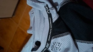 Camiseta deportiva ADVC gris y negra Talla M