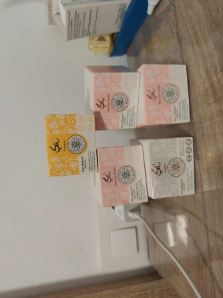Kiss Beauty Crema Facial Esencia Árabe