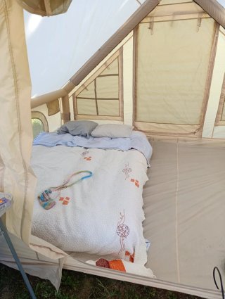 Tienda de campaña beige