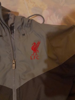 Chaqueta Nike Liverpool Gris y Negra