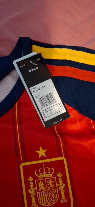 Camiseta España Adidas. Precio negociable