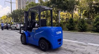 Carretilla Eléctrica Litio 3.5T | 4.5M