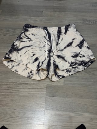 4 Pantalones Cortos y 1 Falda