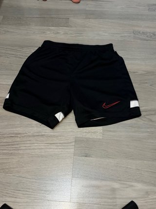 4 Pantalones Cortos y 1 Falda