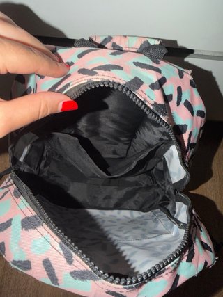 Mochila y estuche escolar estampado