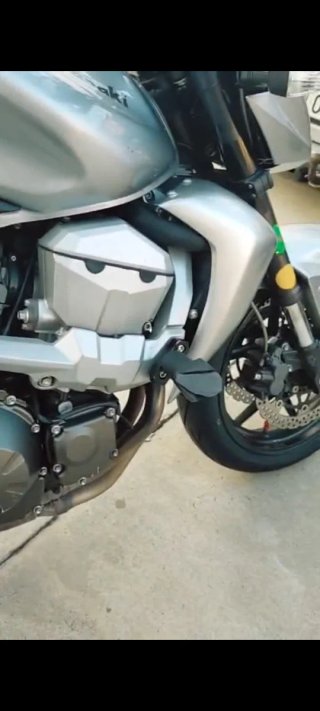 Kawasaki Z750 Plata