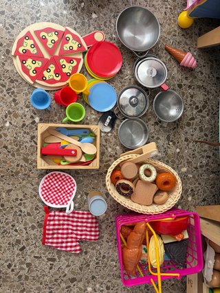 Cocina de juguete, nevera, tostadora y cafetera