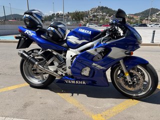 Yamaha R6 Azul