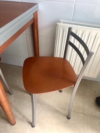 Mesa extensible cocina y 4 sillas madera