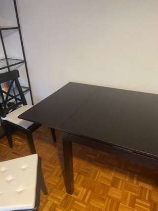 Mesa de comedor Ikea (BJURSTA) y 4 sillas (INGOLF)