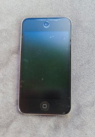 iPod Touch 4ª Gen 16GB + Cable y Cargador