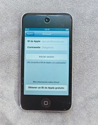 iPod Touch 4ª Gen 16GB + Cable y Cargador