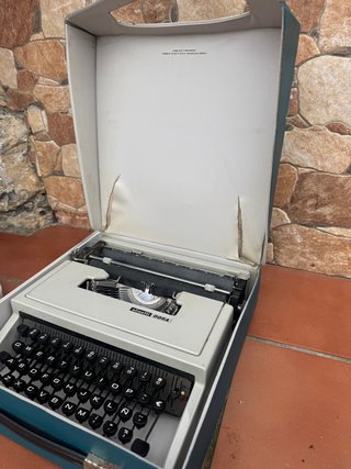 Máquina de escribir Olivetti Dora Vintage