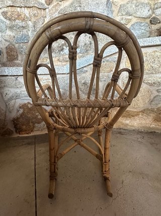 Dolce culla per bambini in rattan e bambù