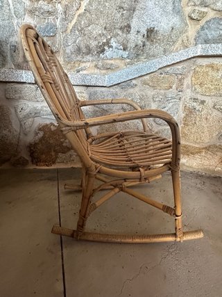 Dolce culla per bambini in rattan e bambù