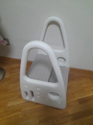 Escalera de dos peldaños para niños