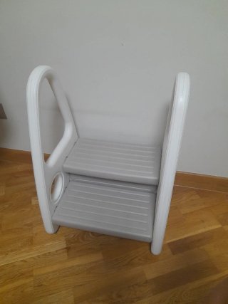 Escalera de dos peldaños para niños