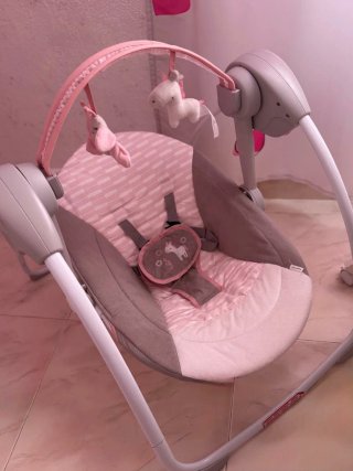 Balancín para bebé con unicornios