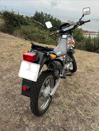 Suzuki DR 125
