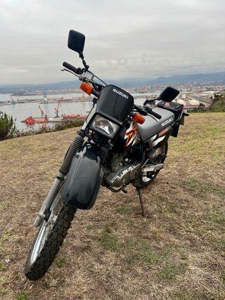 Suzuki DR 125