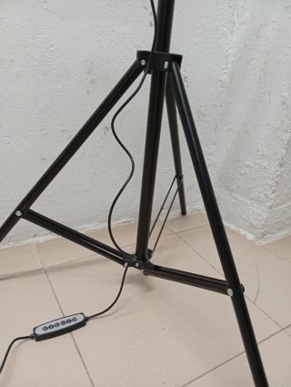 Trípode para vídeos con aro de luz