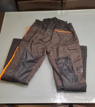 Pantalón Stihl y Casco