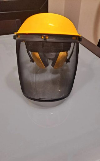 Pantalón Stihl y Casco