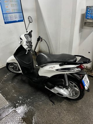 Piaggio Liberty 125cc ABS 2022 - 2 cascos incluido
