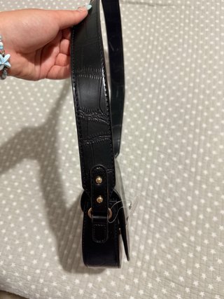 Bolso negro efecto piel cocodrilo