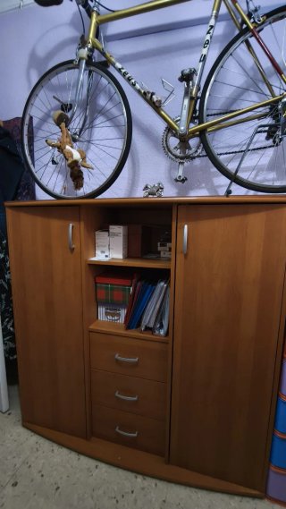 Aparador mueble en cerezo 2 puertas con estantes