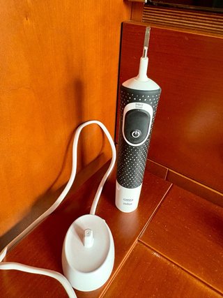 Cepillo eléctrico Oral-B con cargador. No envío
