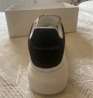 Alexander McQueen Zapatos Blancos y Negros