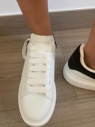 Alexander McQueen Zapatos Blancos y Negros