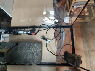 Acuario Negro y Transparente