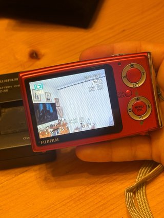 Digicam Fujifilm FinePix Z10fd · 7 MP · zoom 3x ·