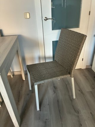 Mesa comedor y 4 sillas